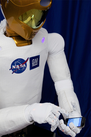 Illustration for article titled NASA's Robotic Spaceman Has A Twitter Addiction